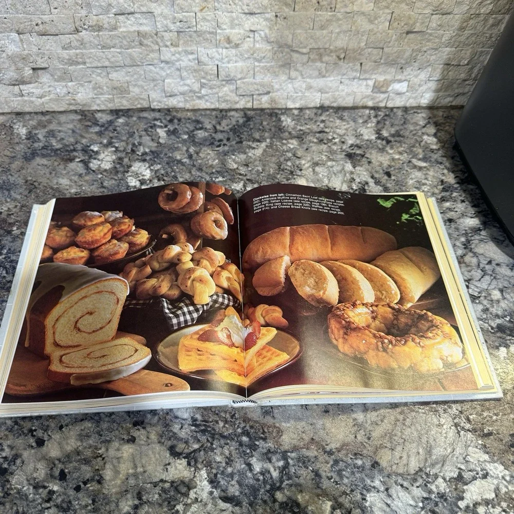 Vintage 1978 Better Homes‎ & Gardens Complete Step-By-Step Cook Book Food Bread
